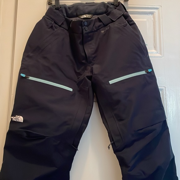Women’s North Face ski pants - Picture 2 of 11